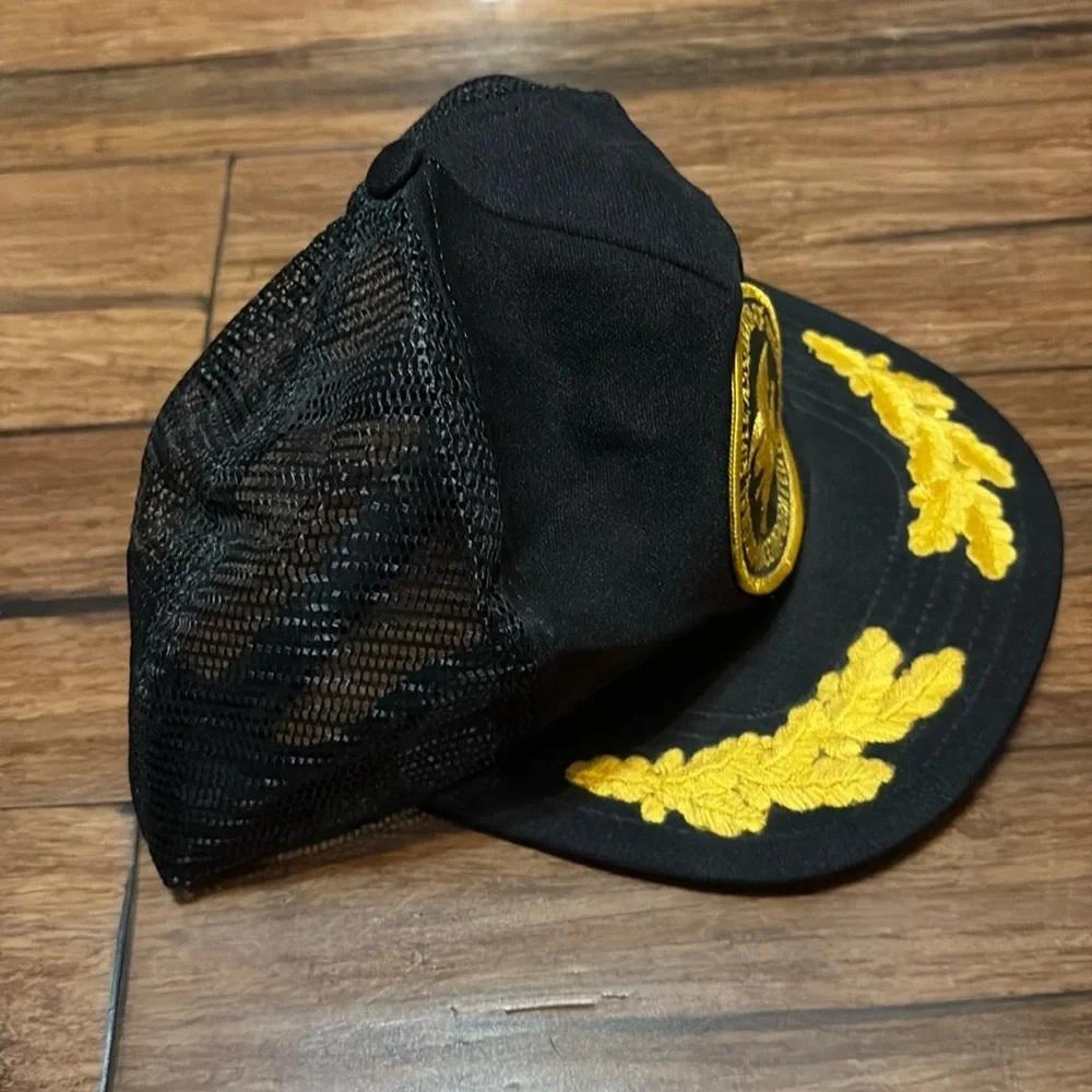 Vintage NRA Gold Black Patch Gold Leafs Snapback